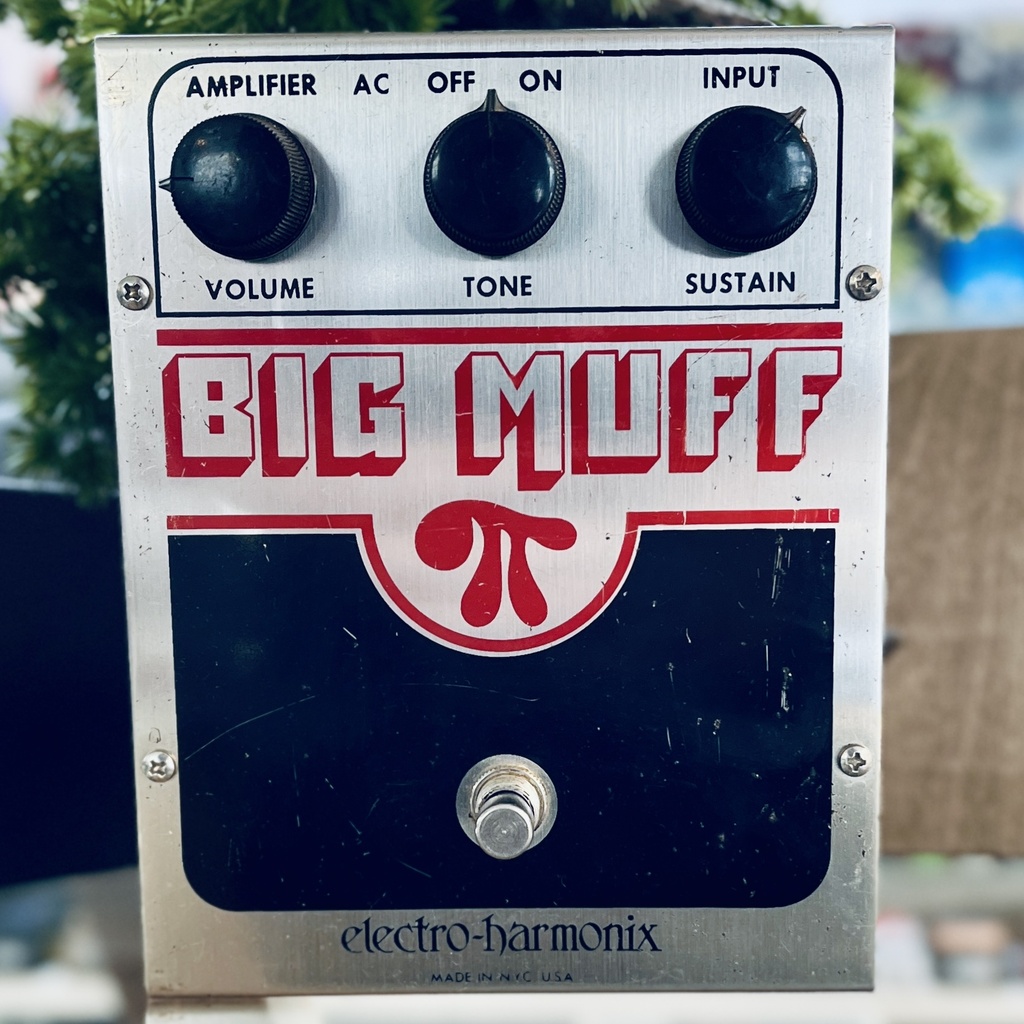 Electro-Harmonix Big Muff Pi V4 (EH-3003 / EH-1322) - Backstage Music